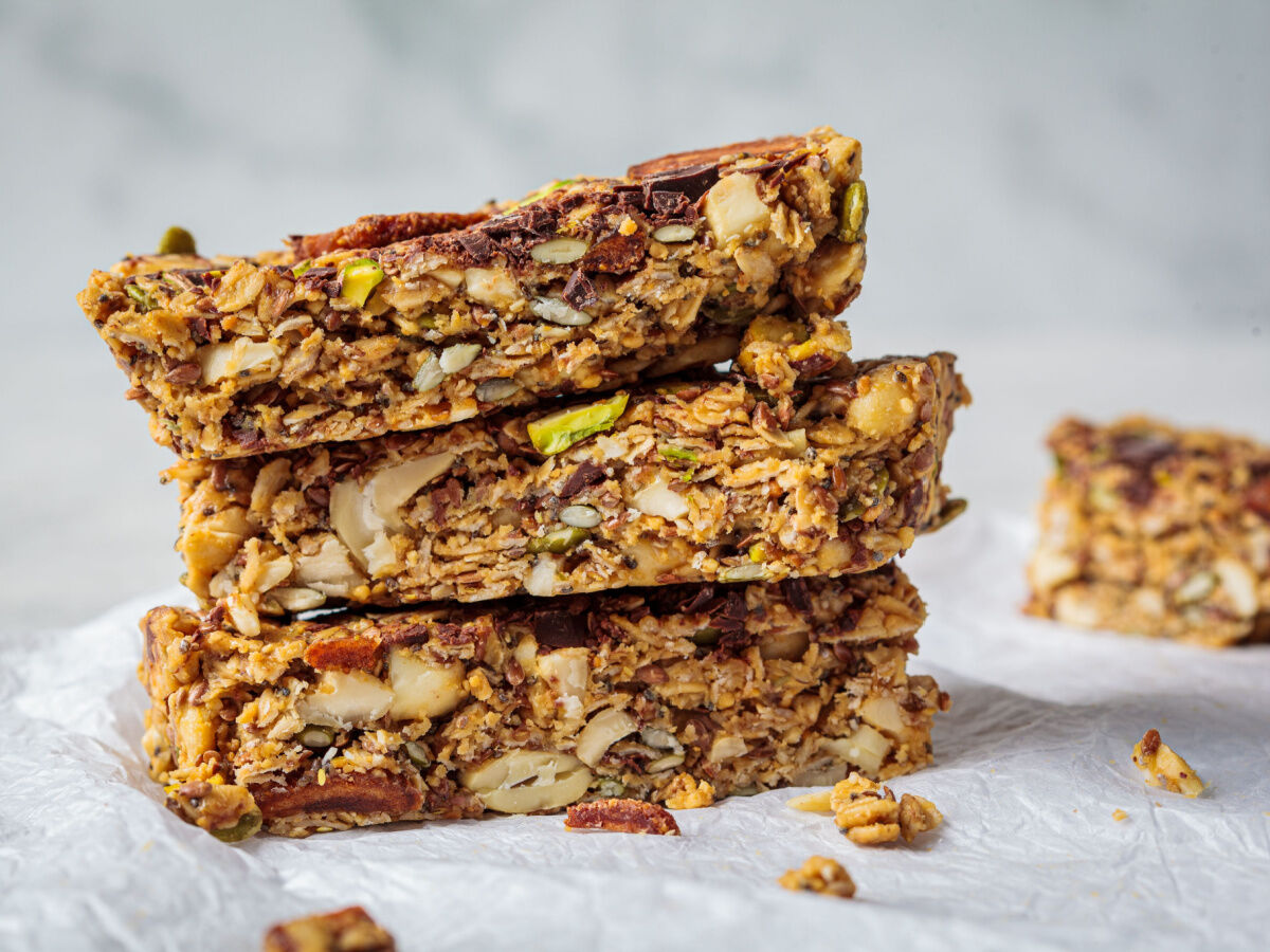 9 Homemade Snack Bar Recipes to Get You Through an Afternoon Crash