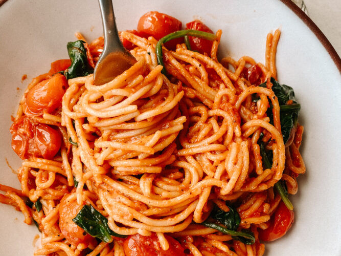 Easy Roasted Tomato Garlic Spaghetti