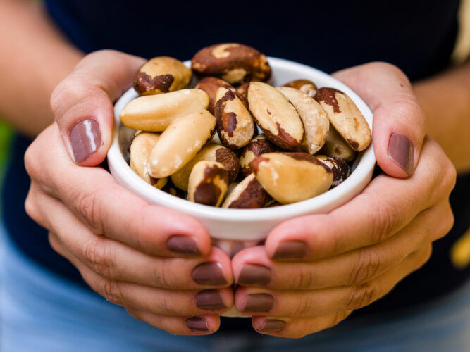liver-healing foods: brazil nuts
