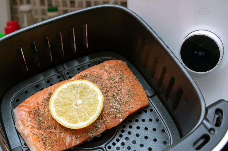 Air fryer with salmon
